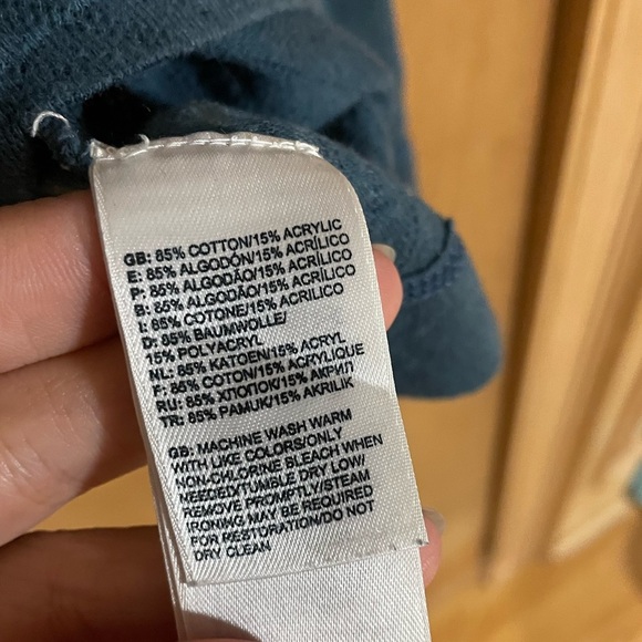 #155- THE NORTH FACE -Long Sleeve Henley 2 Button - Picture 4 of 4